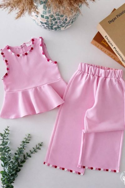 Pembe Kalpli Takım